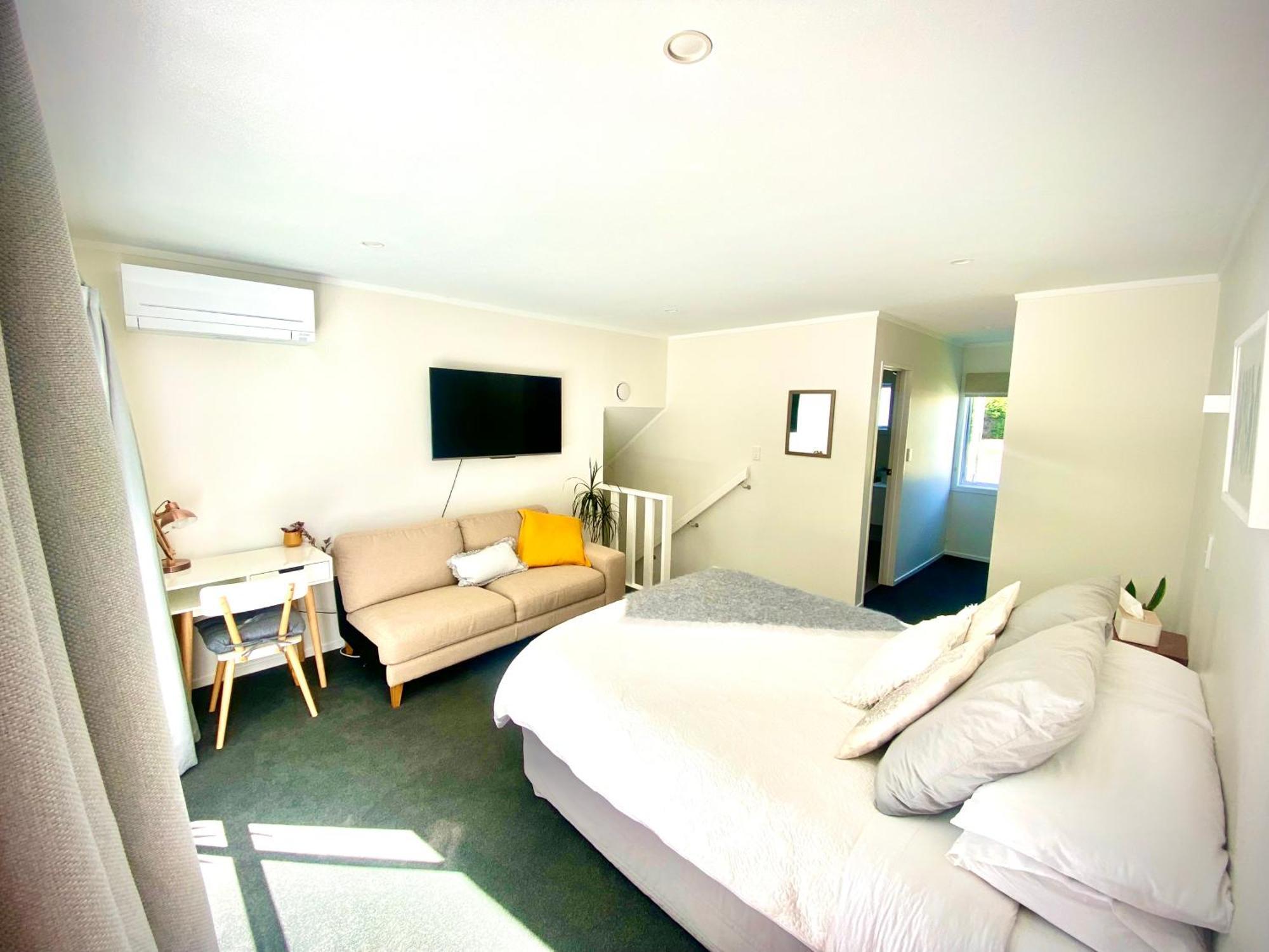 2 Mile Bay Guesthouse Таупо Экстерьер фото