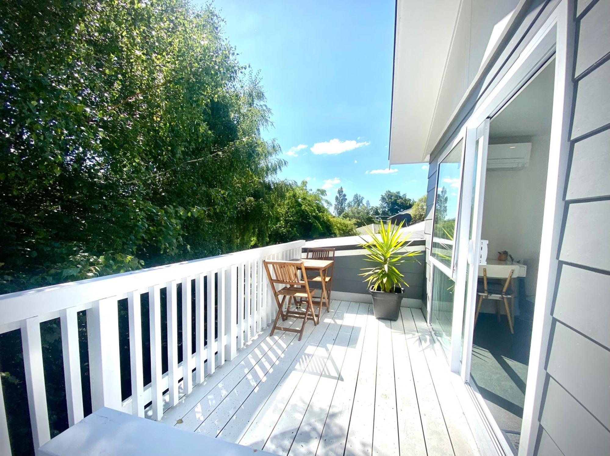 2 Mile Bay Guesthouse Таупо Экстерьер фото